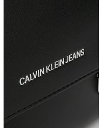 Черная кожаная сумка через плечо от Calvin Klein Jeans