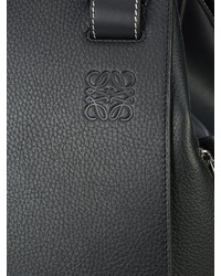 Женская черная кожаная сумка от Loewe