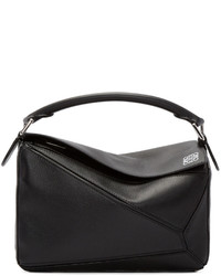 Женская черная кожаная сумка от Loewe