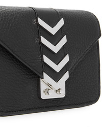 Женская черная кожаная сумка от Mackage