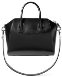 Черная кожаная сумочка от Givenchy