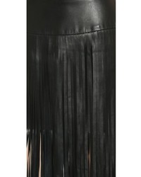 Черная кожаная юбка-миди c бахромой