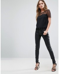 Черная кружевная блузка от Lipsy