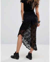 Черная кружевная юбка от PrettyLittleThing