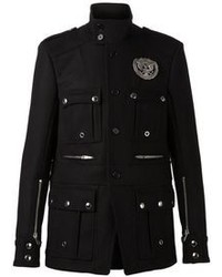 Черная куртка в стиле милитари