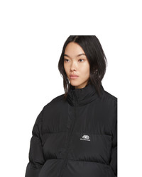 Женская черная куртка-пуховик от Balenciaga