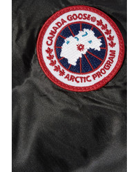 Женская черная куртка-пуховик от Canada Goose