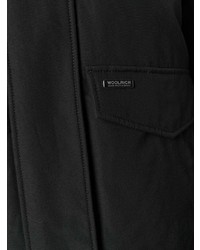 Женская черная куртка-пуховик от Woolrich