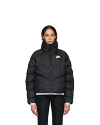 Женская черная куртка-пуховик от Nike