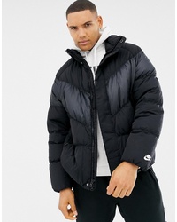 Мужская черная куртка-пуховик от Nike