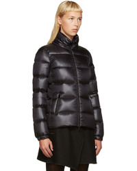 Женская черная куртка от Moncler