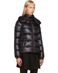 Женская черная куртка от Moncler