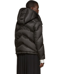 Женская черная куртка от Burberry