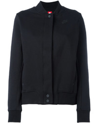 Женская черная куртка от Nike