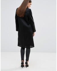 Женская черная куртка от TFNC