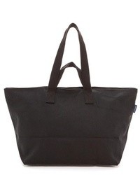 Женская черная спортивная сумка из плотной ткани от Baggu