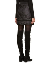 Черная стеганая мини-юбка от Moncler