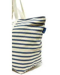 Женская черная сумка из плотной ткани от Baggu