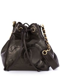 Черная сумка-мешок от Chanel