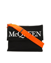 Черная сумка почтальона из плотной ткани с принтом от Alexander McQueen