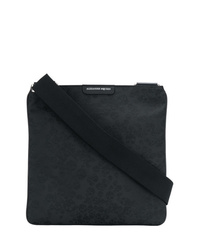 Черная сумка почтальона из плотной ткани от Alexander McQueen