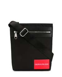 Черная сумка почтальона из плотной ткани от Calvin Klein Jeans