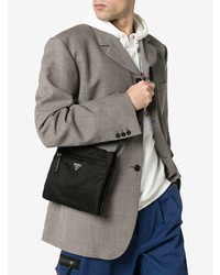 Черная сумка почтальона из плотной ткани от Prada