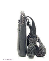 Черная сумка почтальона от Calvin Klein