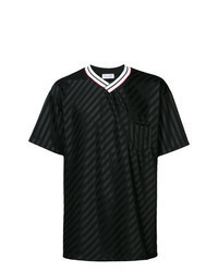 Черная футболка с v-образным вырезом в вертикальную полоску