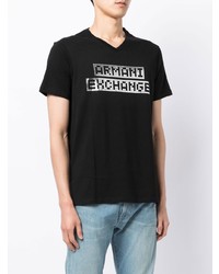 Мужская черная футболка с v-образным вырезом с принтом от Armani Exchange