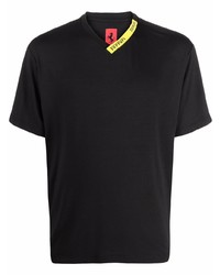 Мужская черная футболка с v-образным вырезом от Ferrari