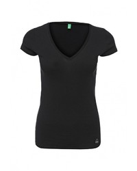 Женская черная футболка с круглым вырезом от United Colors of Benetton