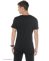 Мужская черная футболка с принтом от Oodji