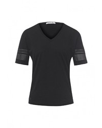Женская черная футболка от Lacoste