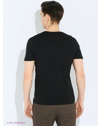 Мужская черная футболка от Oodji