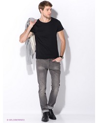 Мужская черная футболка от Oodji