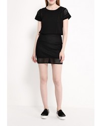 Женская черная футболка от Sweewe