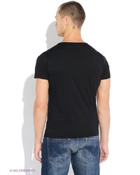 Мужская черная футболка от WHITNEY