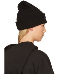 Женская черная шапка от Gosha Rubchinskiy