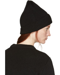 Женская черная шапка от Hyke