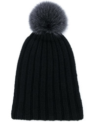 Женская черная шапка от Danielapi