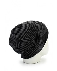 Женская черная шапка от Nike