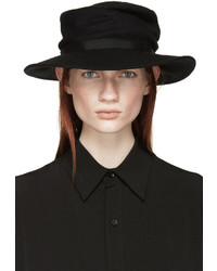 Женская черная шерстяная шляпа от Yohji Yamamoto