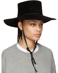 Женская черная шляпа от CLYDE