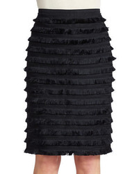 Черная юбка-карандаш c бахромой