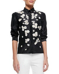 Черно-белая блуза на пуговицах с цветочным принтом