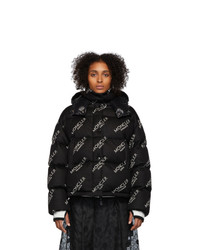 Женская черно-белая куртка-пуховик от Moncler