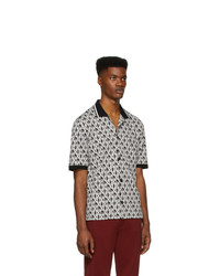 Мужская черно-белая рубашка с коротким рукавом с принтом от Dolce and Gabbana