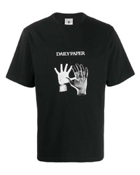 Мужская черно-белая футболка с круглым вырезом с принтом от Daily Paper