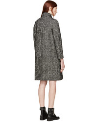 Женское черно-белое пальто с геометрическим рисунком от Saint Laurent